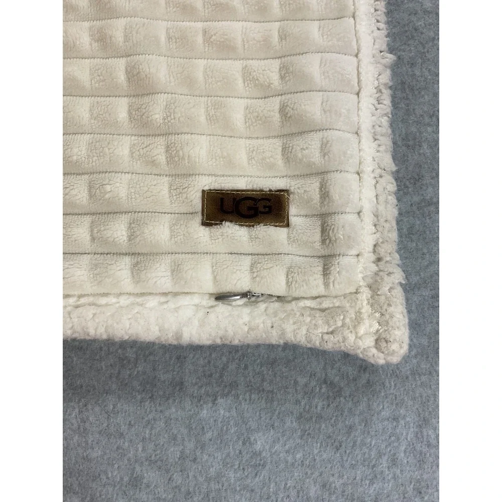 UGG Cream Faux Fur Waffle Texture Decorative Pillow Cover 20x26 Sherpa 2122